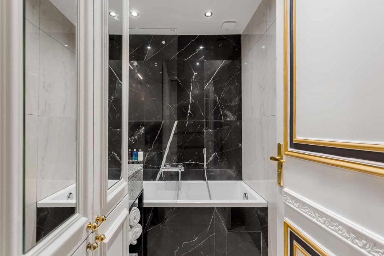 Luxury 4 Bedroom 2.5 Bathroom Apartment - Champs Elysees - With Ac 巴黎 外观 照片